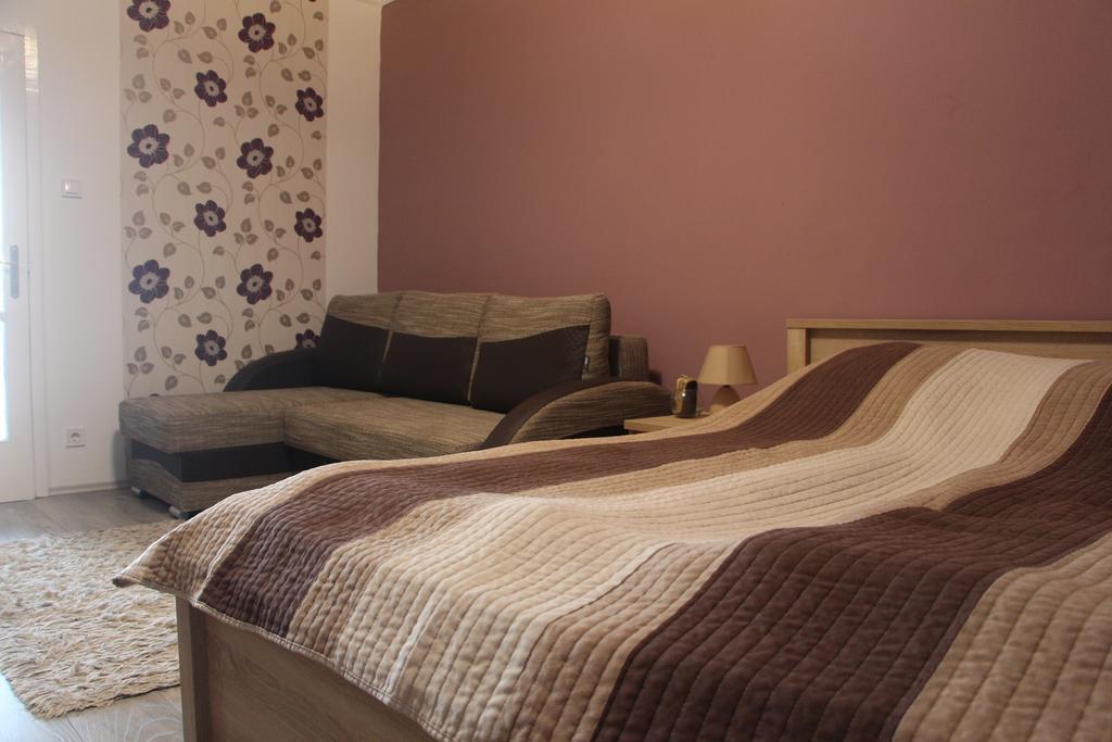 Verona Apartman Szeged Ngoại thất bức ảnh