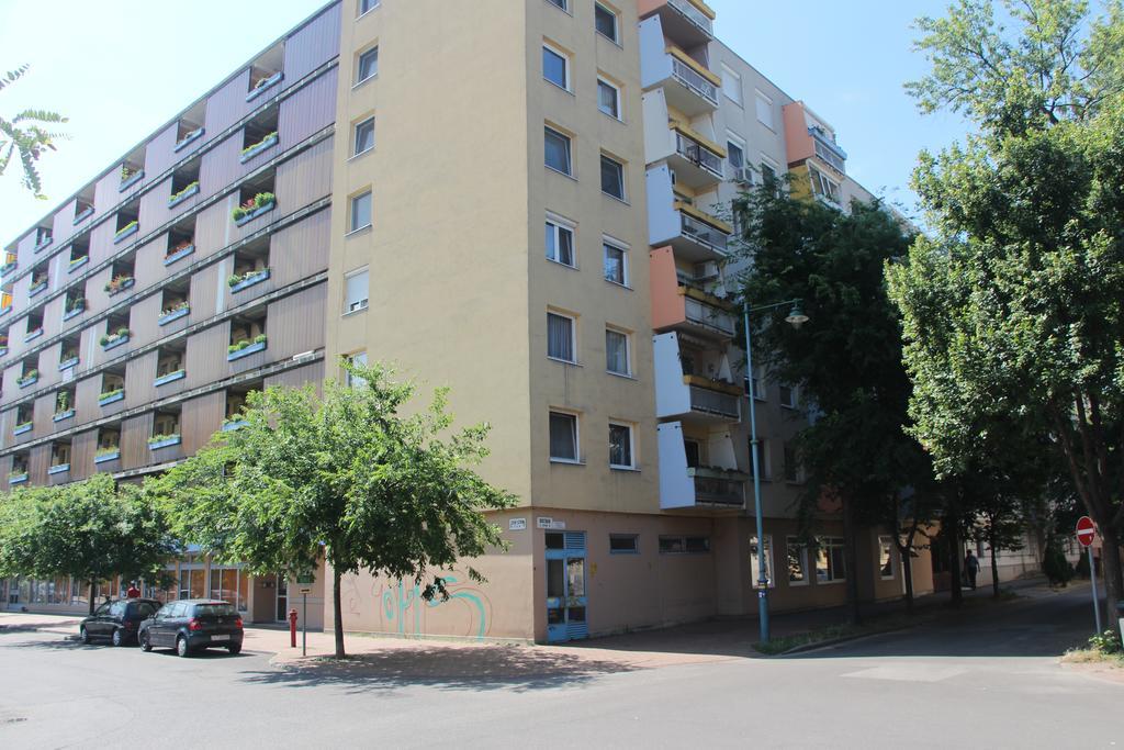 Verona Apartman Szeged Ngoại thất bức ảnh
